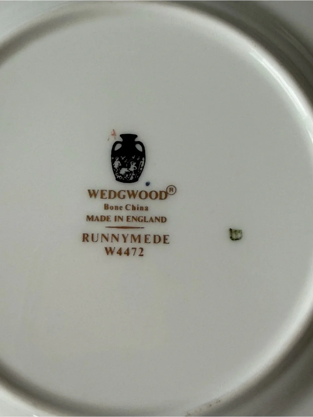 Wedgwood England Runnymede 6” Bread & Butter Plates Dark Blue - Set Of 4